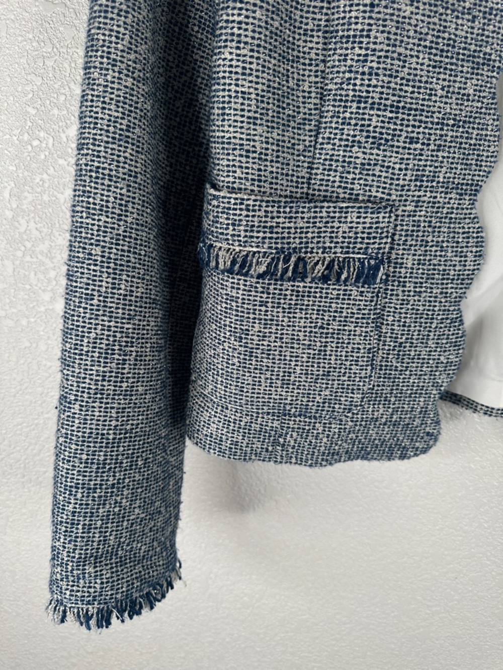 Banana Republic Women's Blue Cream Silver Tinsel Scallop Lapel Blazer Size 2 - Picture 3 of 8